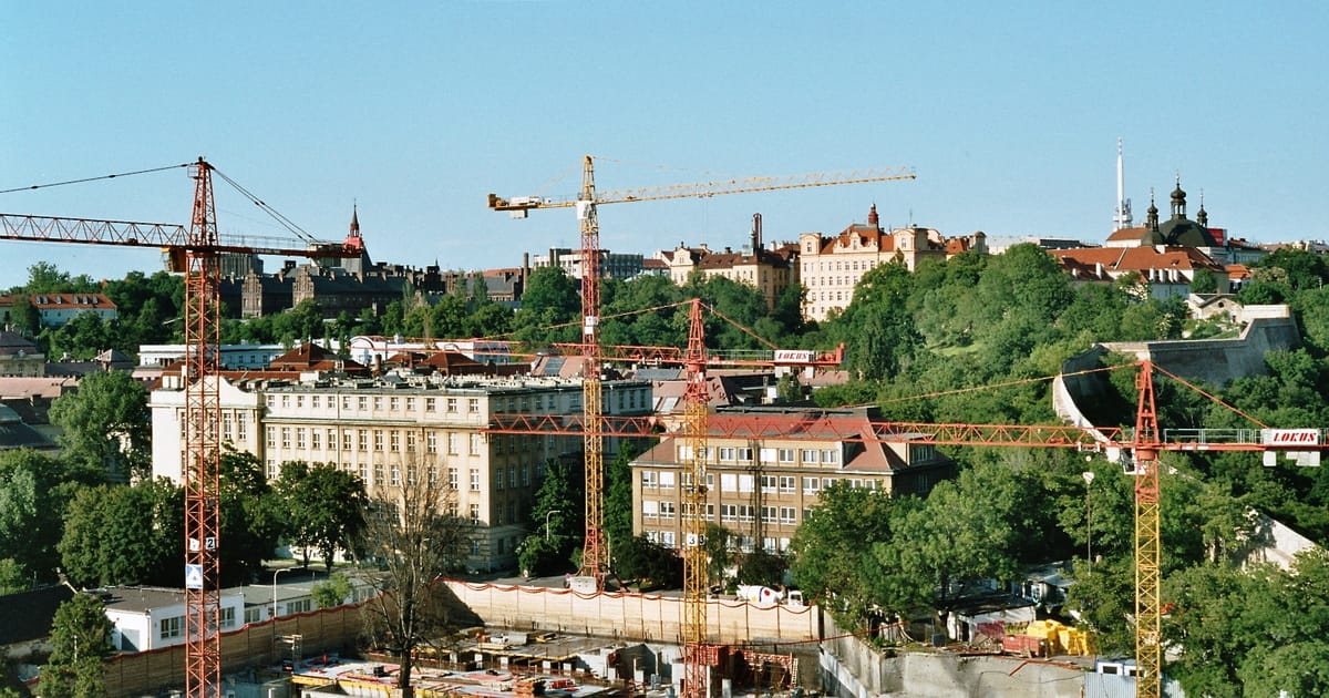 Proč je stavebnictví v Česku tak velkým problémem?