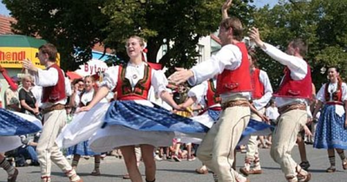 Straznice folklore festival flaunts best of traditional music, dance, and  crafts | Radio Prague International