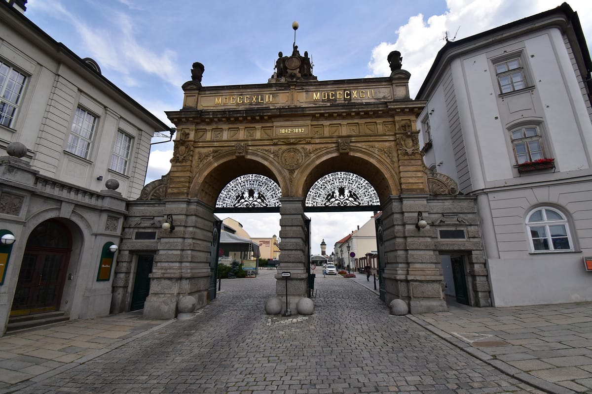 An Underground Tour Of Pilsner Urquell Brewers Of The World S First Pale Lager Radio Prague International