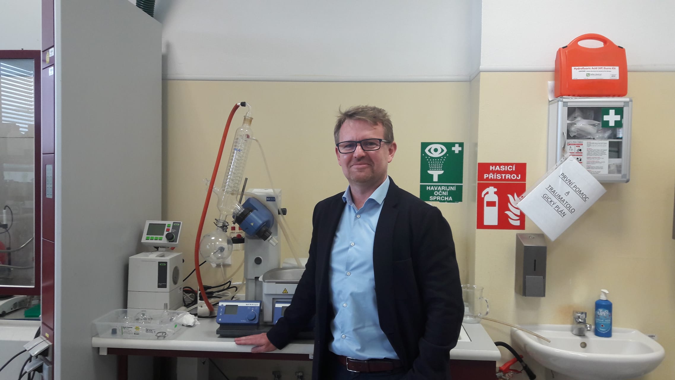 Czech scientists develop atomic antibiotics to tackle bacterial ...