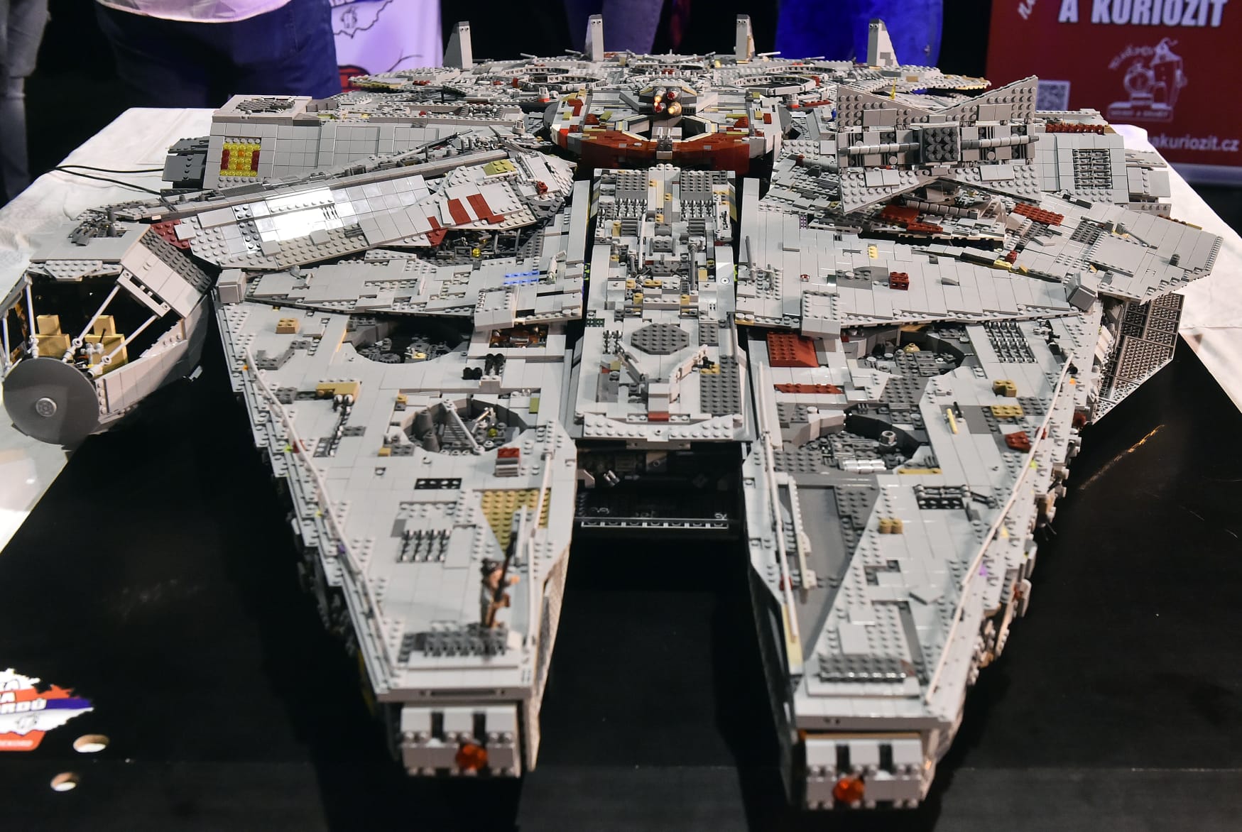 Lego millennium falcon world record new arrivals