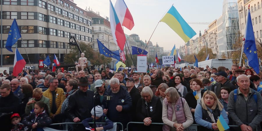 Pro-democracy demonstration shows support for Ukraine still strong in Czechia - Vimarsana News