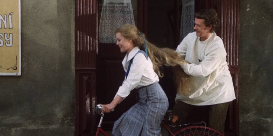 Jiří Menzel's timeless comedy 'Cutting it Short' at 40 | Radio Prague International - Vimarsana News