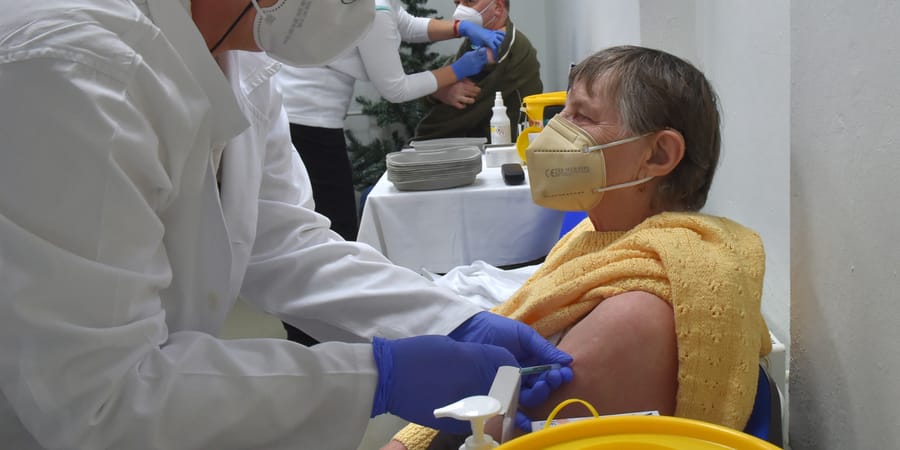 Battle raging over compulsory vaccinations for high-risk groups - Vimarsana News